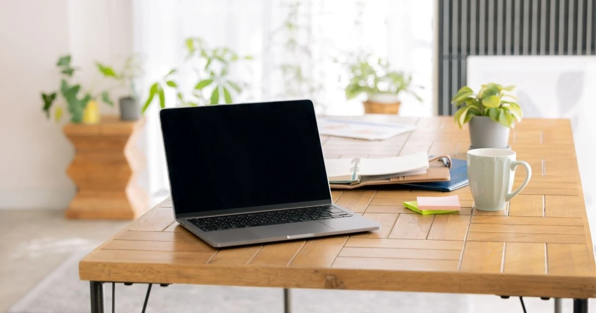 パソコンの寿命は何年？長く使う方法と買い替えのサインを解説