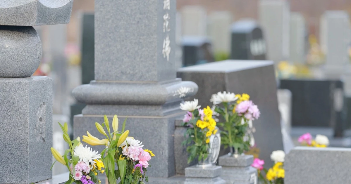 【終活】お墓の選び方についてご紹介します!《メリットや注意するポイントも》