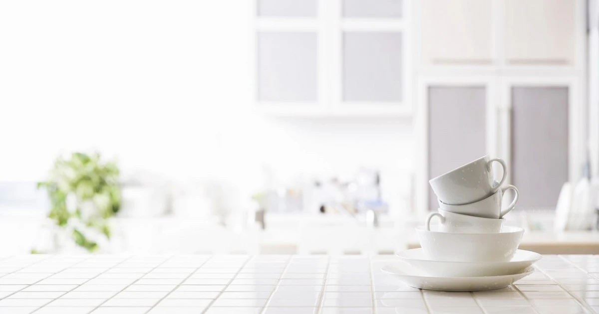 キッチンタイルの掃除方法は？汚れの原因や落とし方を解説