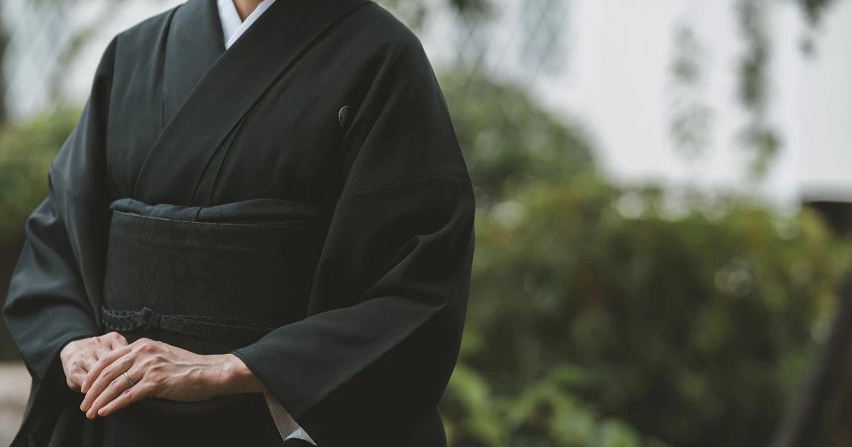 喪服の着物の正しい処分方法！賢くお得に処分する方法も解説！
