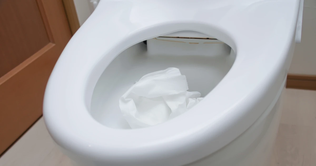 トイレの詰まりはお湯で直る!?完全に詰まりをとる方法も紹介