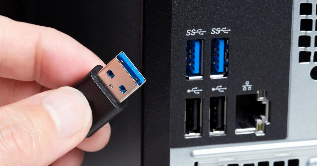 パソコンのドライブやUSB機器に故障が起きたときどうする?事例や対処法尾解説