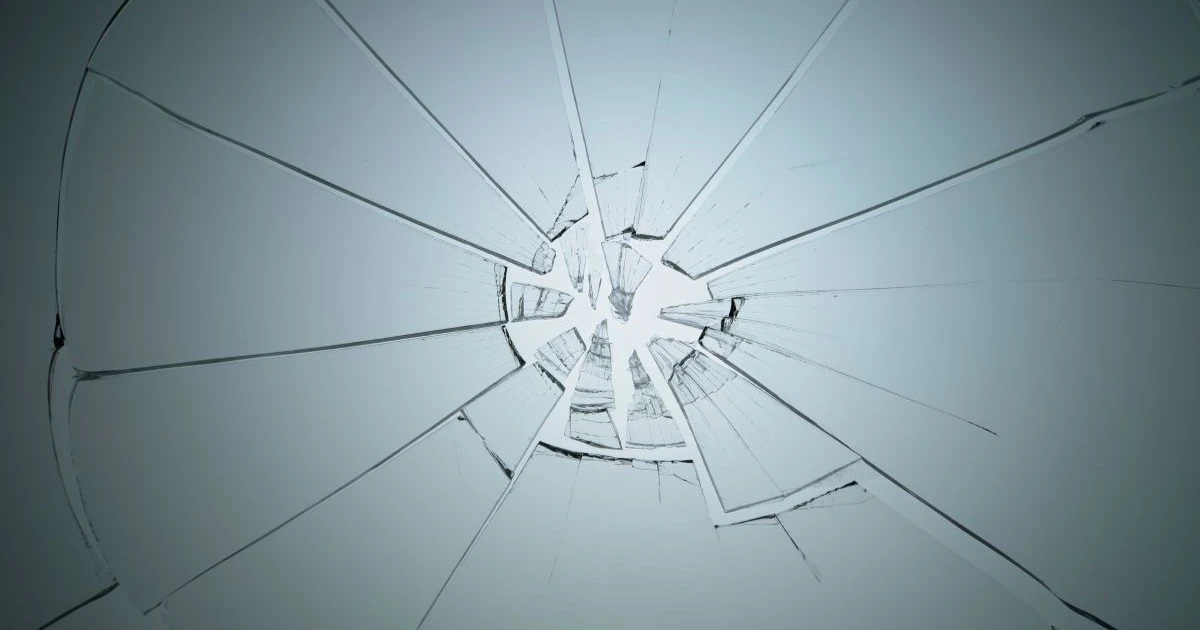 風で窓ガラスが割れる場合に保険は使える？補償内容と適用条件を解説