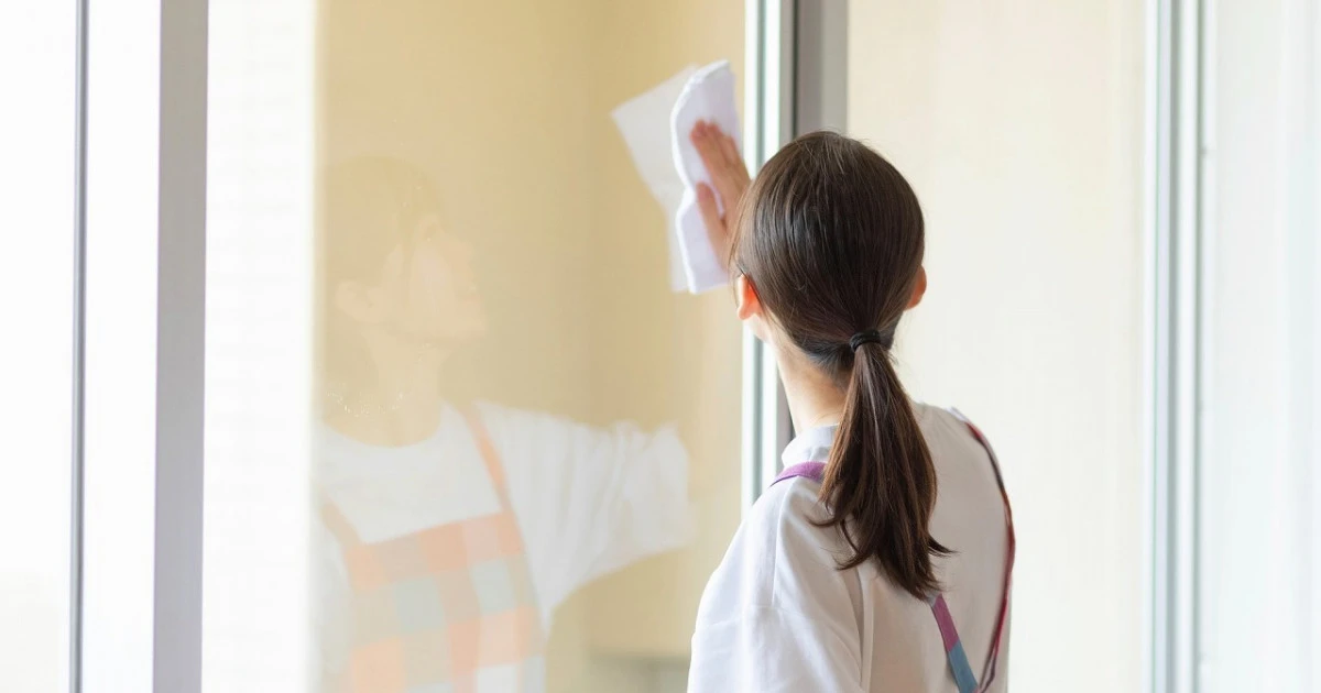 窓ガラスを綺麗にする方法とは?窓掃除のやり方やポイントなどを解説!