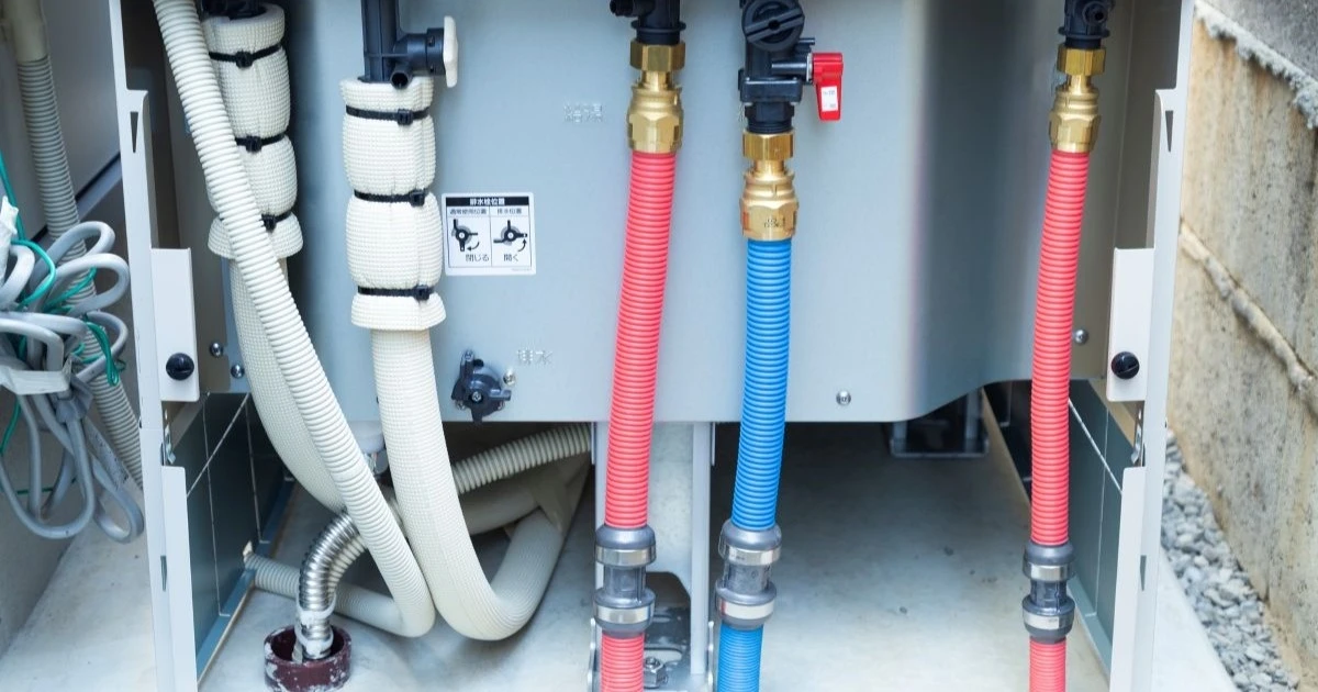 エコキュート配管の水漏れ応急処置と原因を解説
