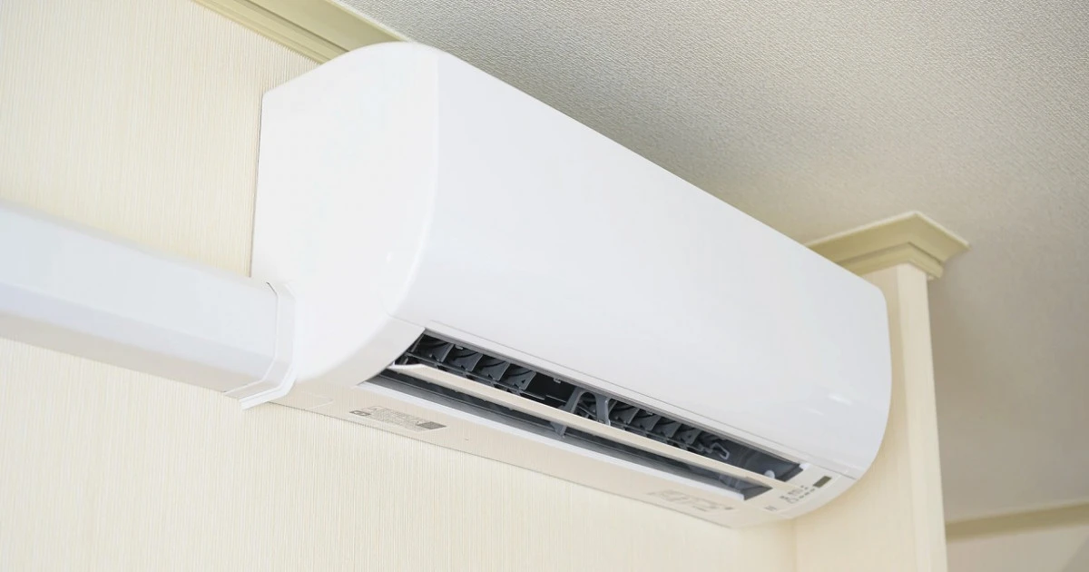 停電でエアコンが使えなくなったら?停電中の対応や修理費用の相場について解説します