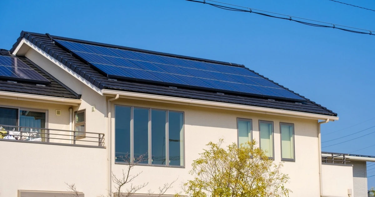 太陽光発電のメリット・デメリットは?設備導入にかかる費用などもご紹介