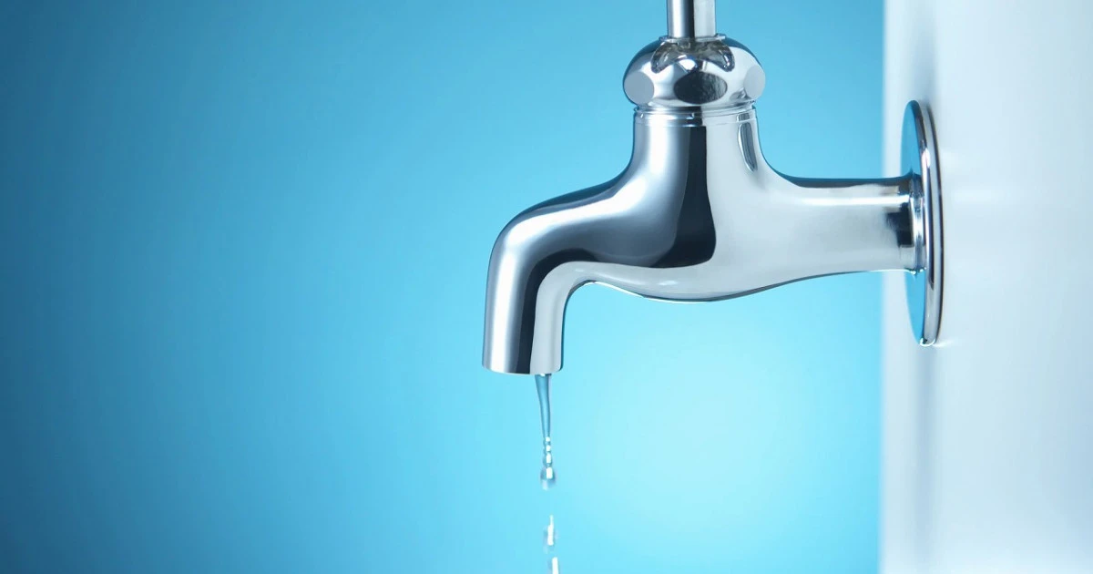 蛇口からポタポタ水漏れが!直し方や水道修理代の相場をご紹介