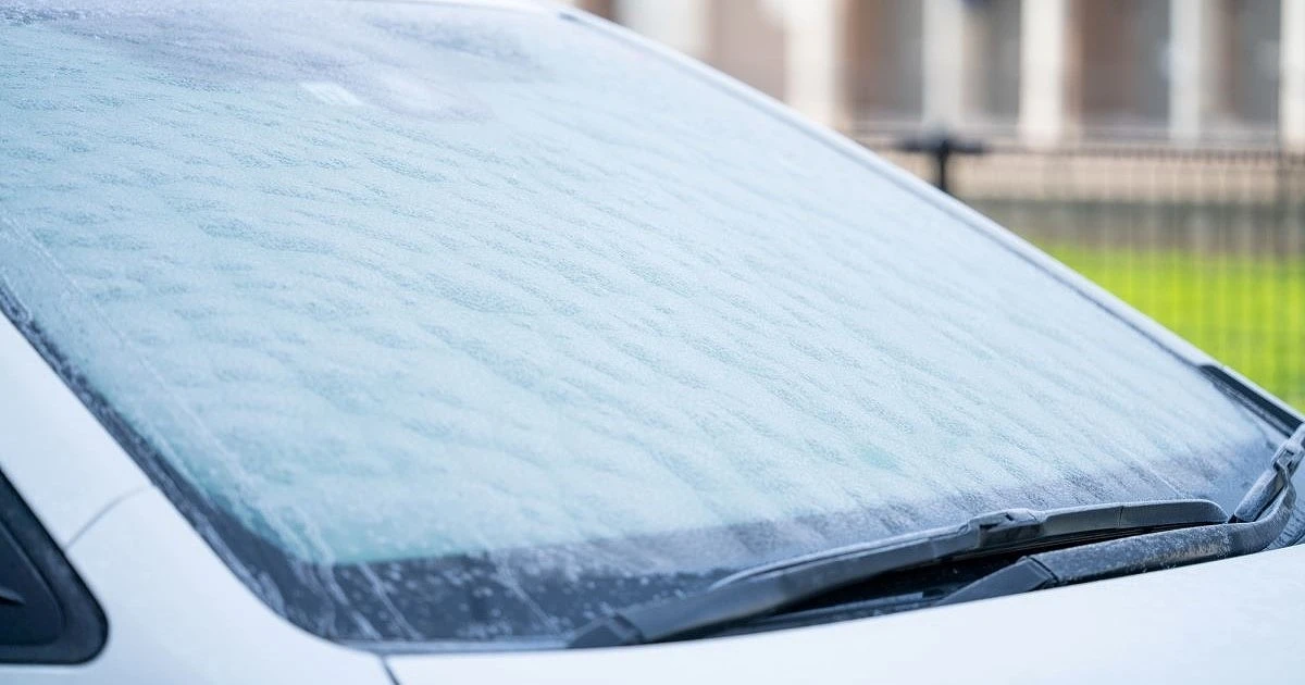 車の霜対策で快適な冬を!効果的な方法とおすすめの設備とは
