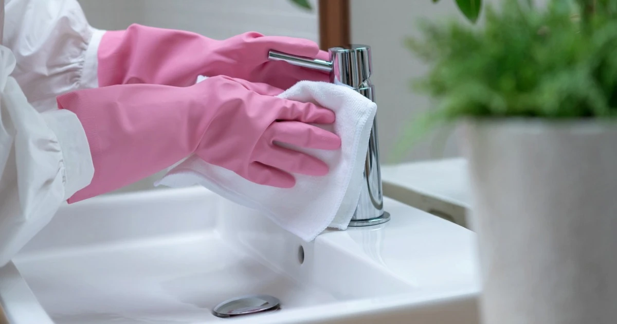 水道回りの汚い水よごれを落とすには?具体的な清掃方法を紹介
