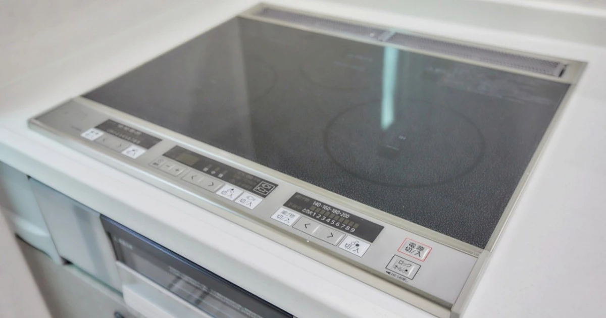 IHクッキングヒーターの寿命は何年？故障の症状と修理・交換の目安を解説