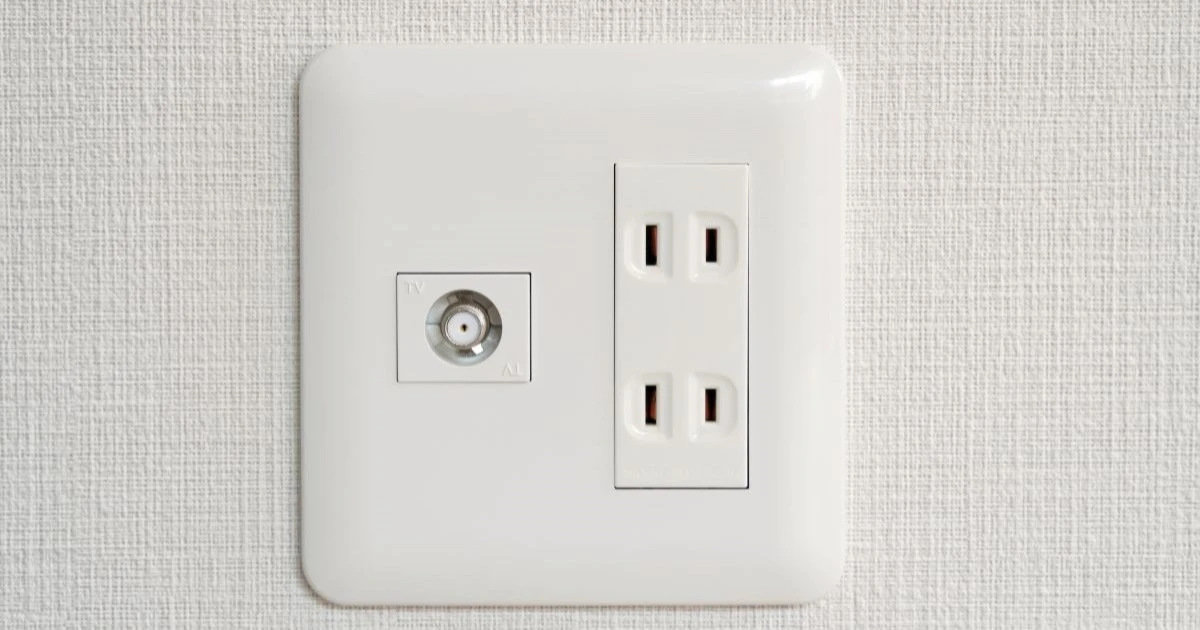 テレビ端子の増設は自分でできる？工事の方法と費用相場・業者の選び方を解説