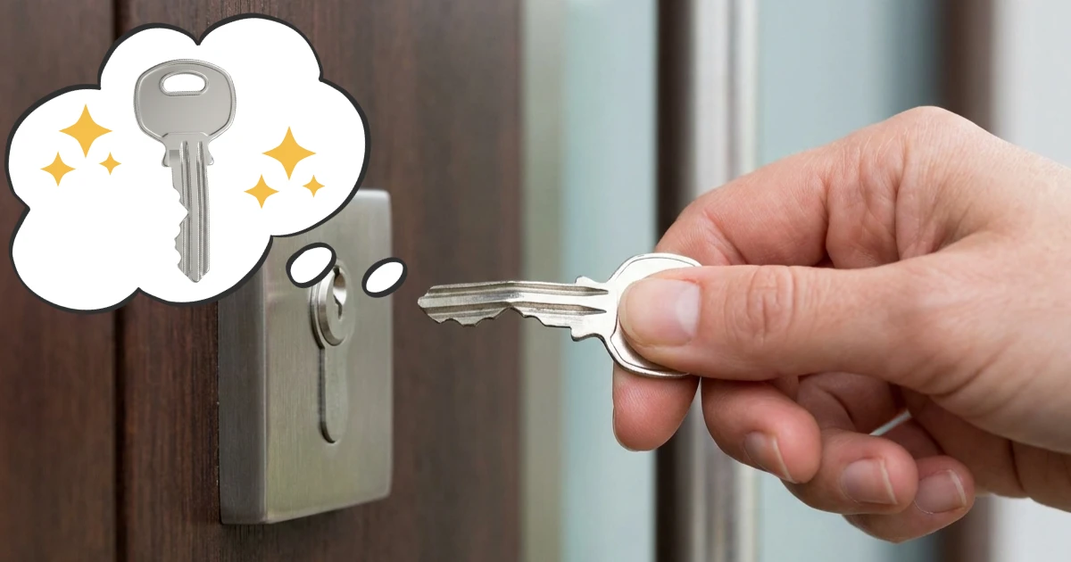 曲がった鍵は自分で直せる？正しい対処法とやってはいけない直し方を解説