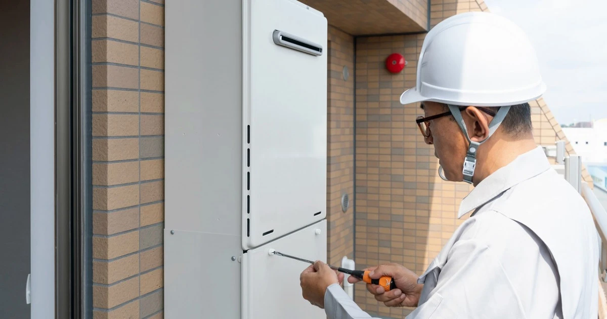 給湯器から水漏れが発生したら?主な原因や対処方法について