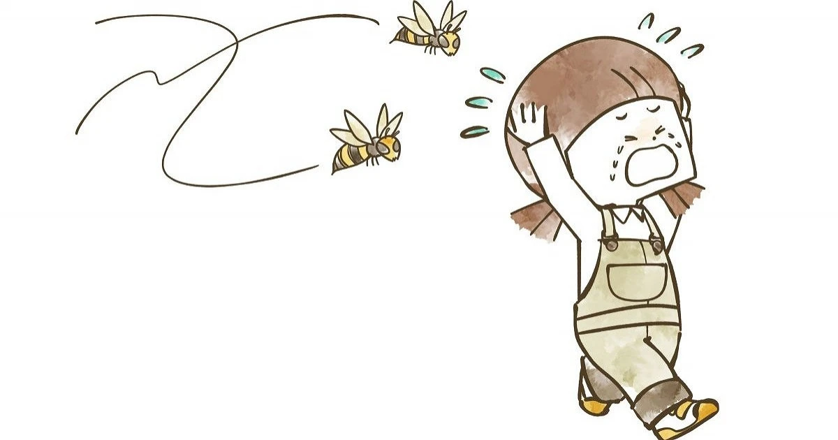 スズメバチが家の周りを飛んでいるときの正しい対応法と刺されたときの対処