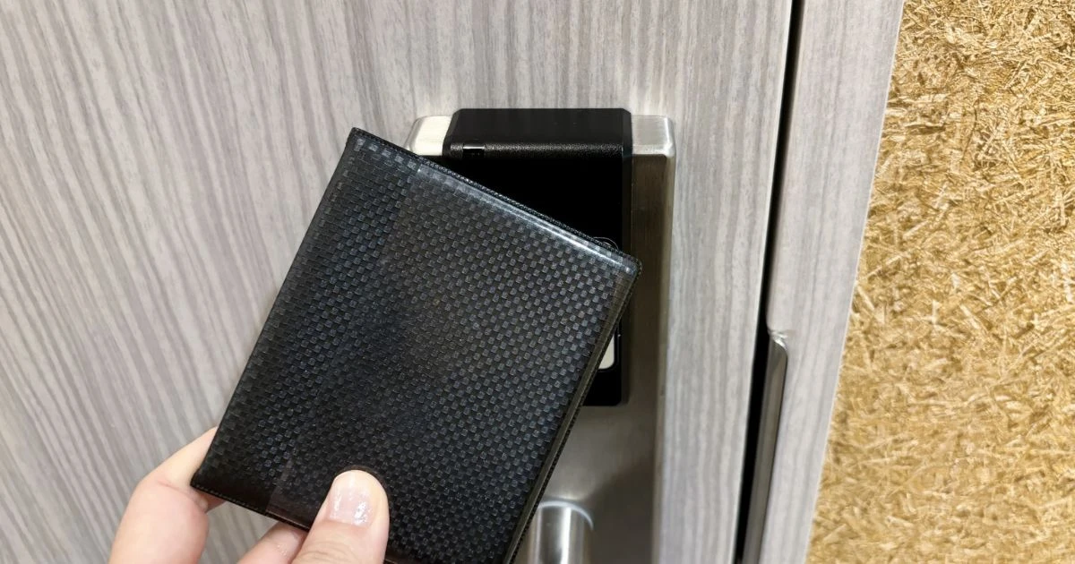玄関にカードキーを後付けする方法は？取り付け条件・費用・注意点を解説