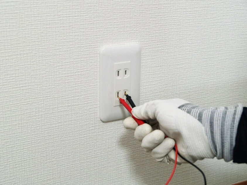 通電状況の確認をしている様子
