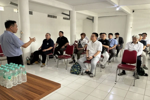 スマイルシード協同組合・代表理事の宮嶋氏による概要説明