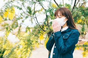 花粉症でつらい人の写真