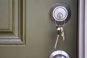 家の鍵が抜けない そんな時に試してほしい対処法 Eparkくらしのレスキュー 家の鍵が抜けない そんな時に試してほしい対処法 Eparkくらしのレスキュー