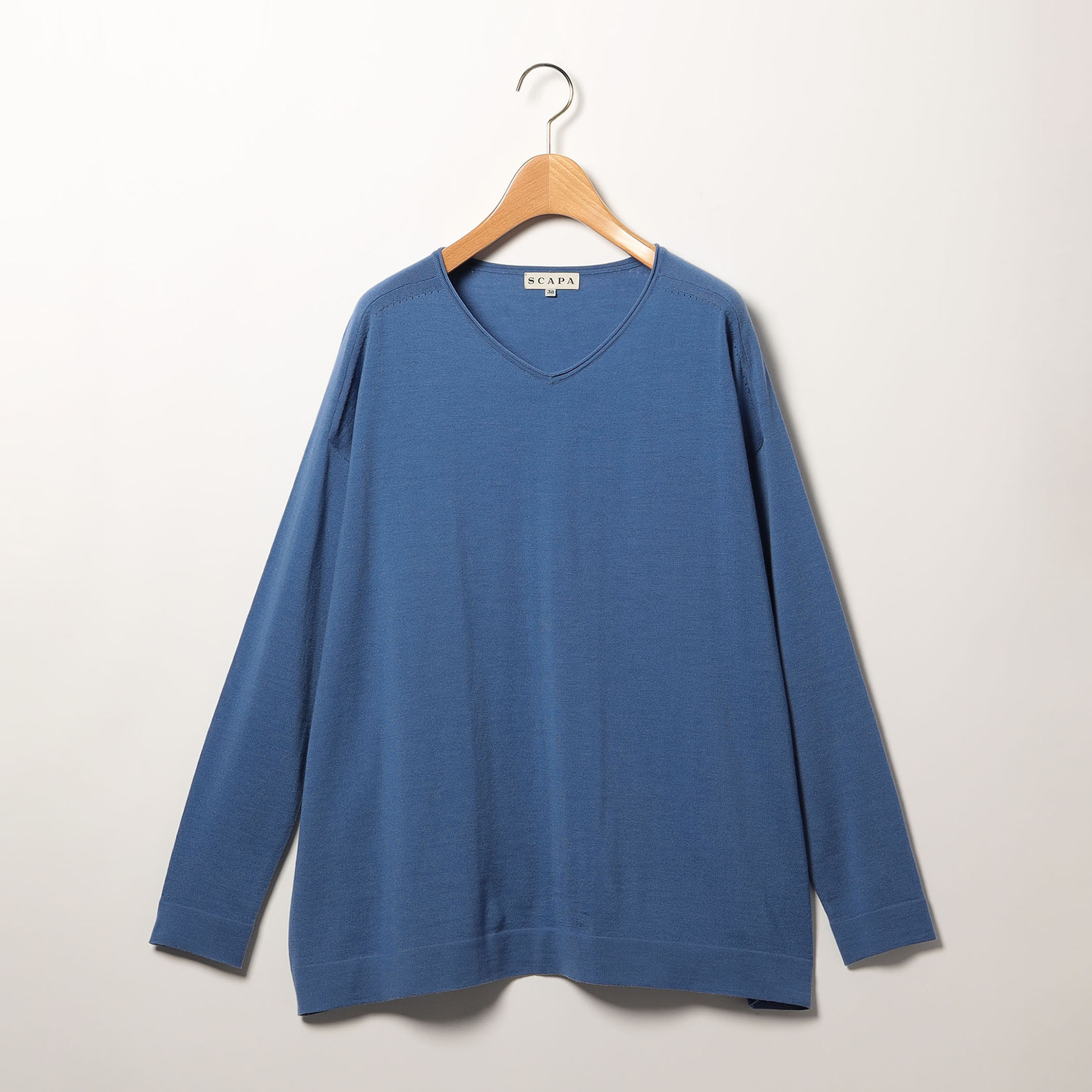 ブラッキーニットVネック