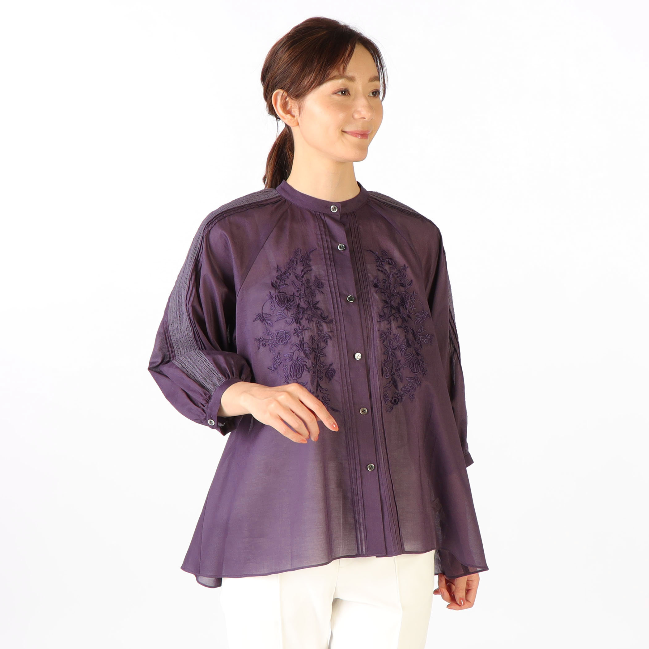 コットンエンブロイダリーブラウス