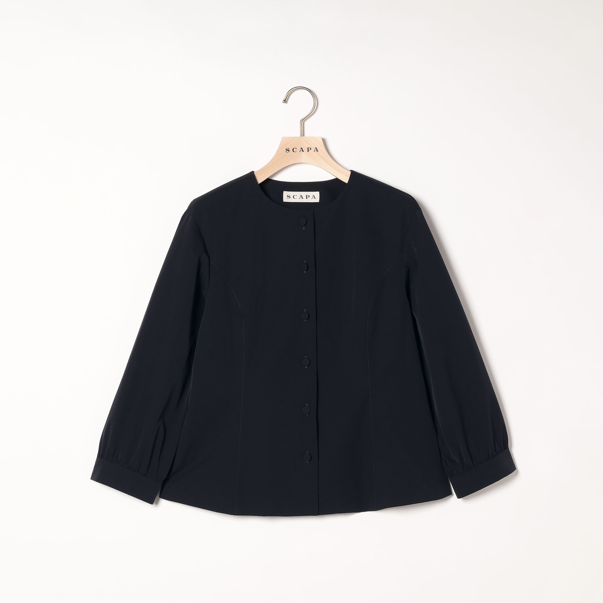 エクレタフタノーカラーブラウス