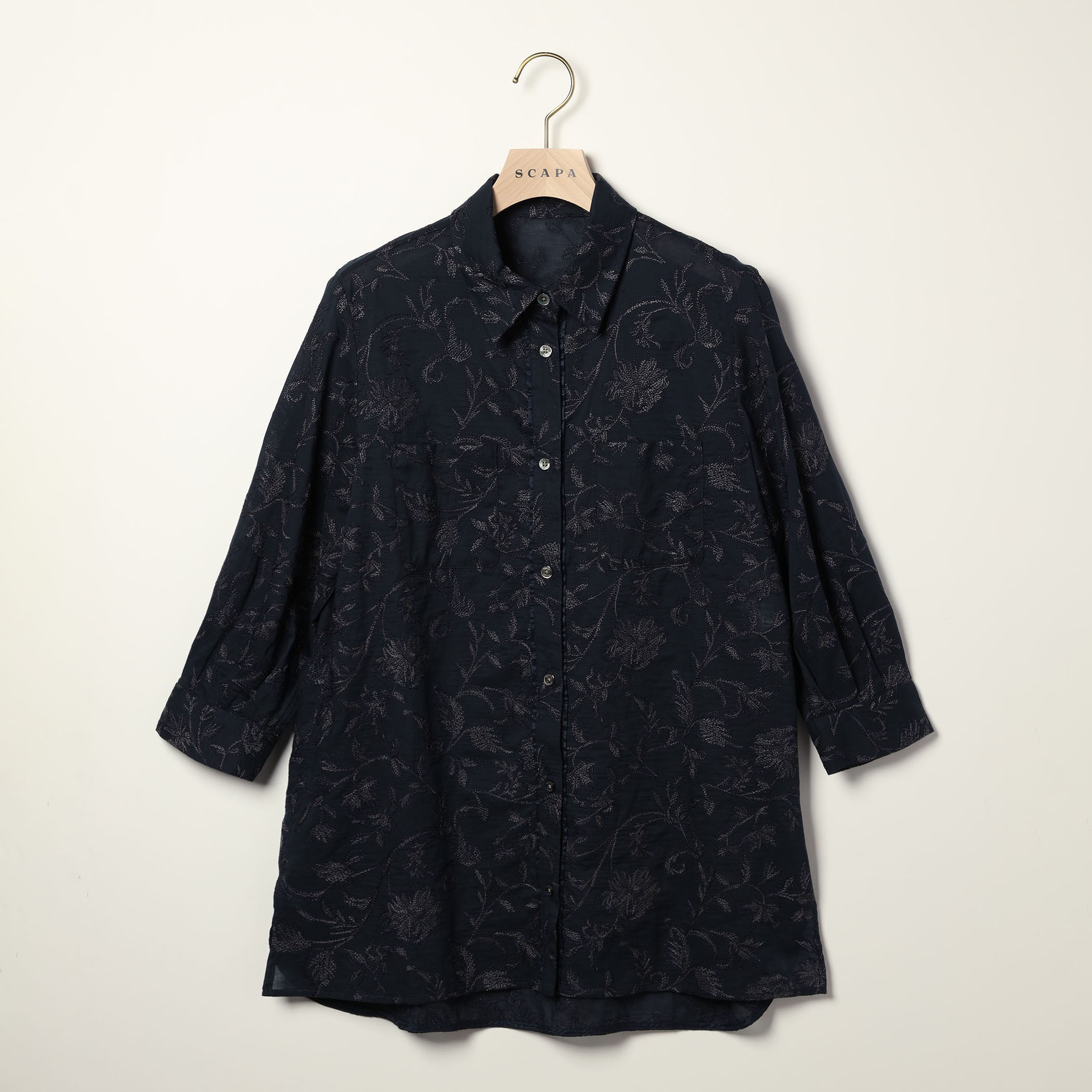 フラワーエンブロイダリーブラウス