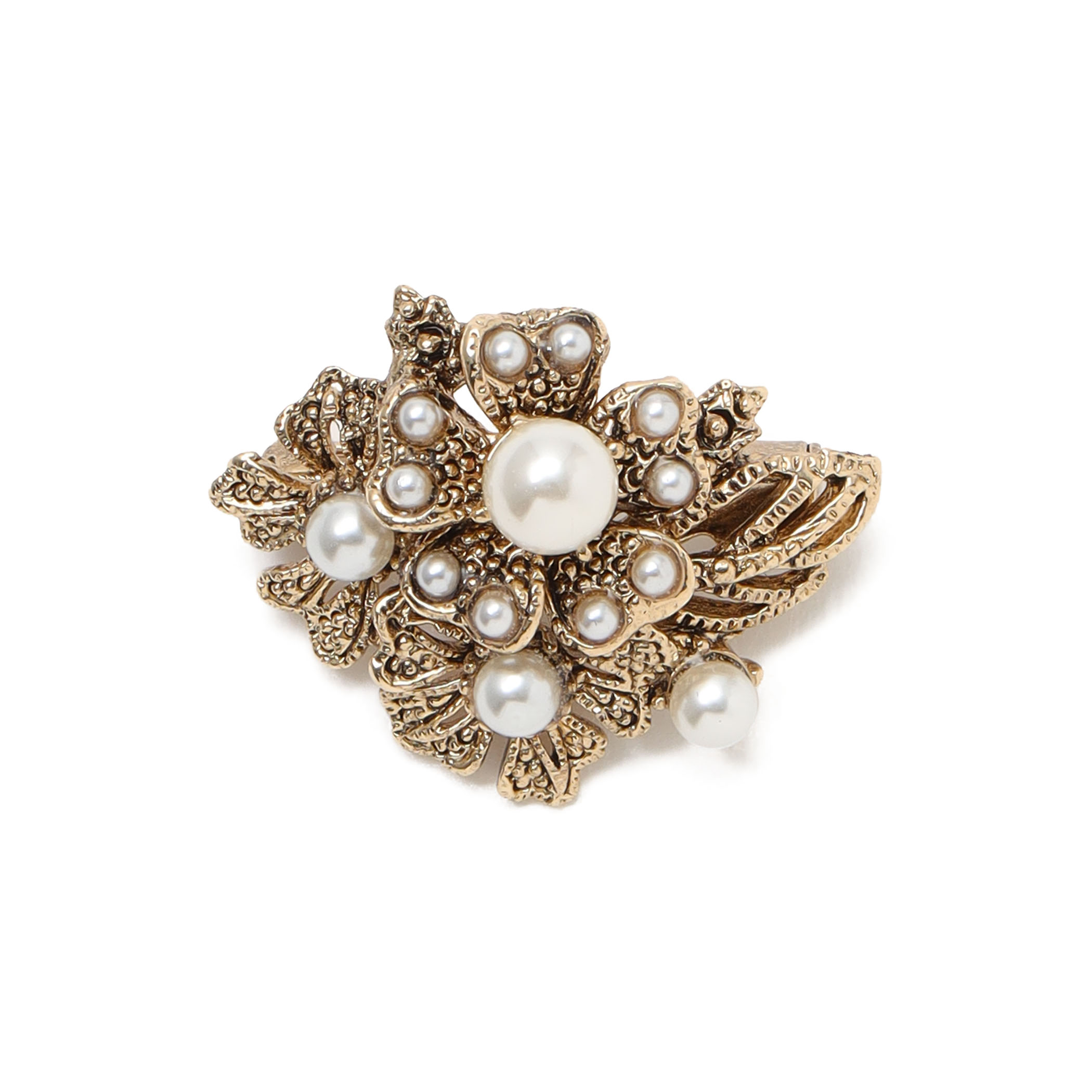 パールブローチ