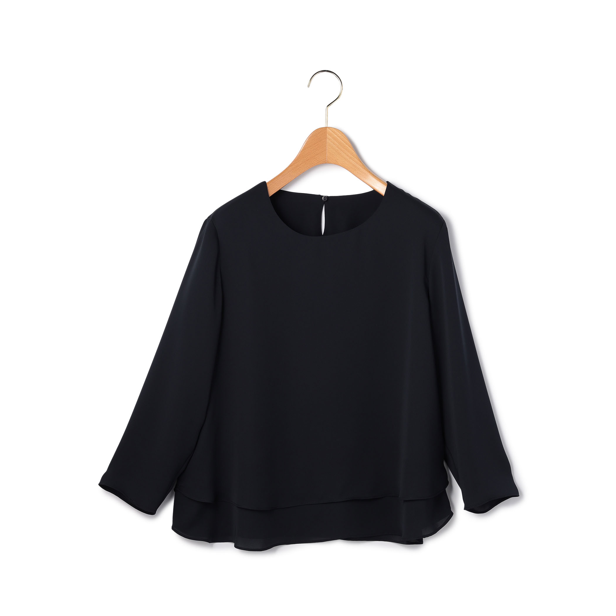 ドレープサテンブラウス