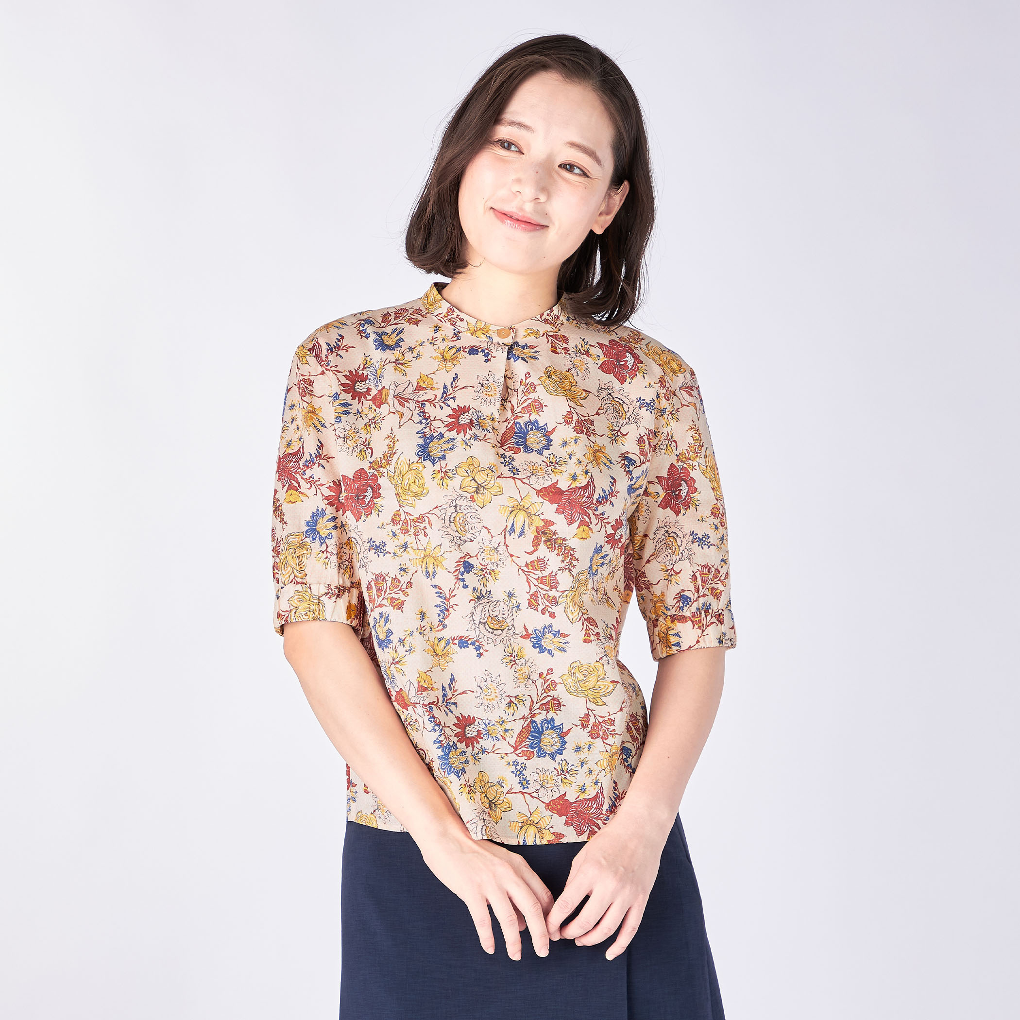 チンツフラワーブラウス