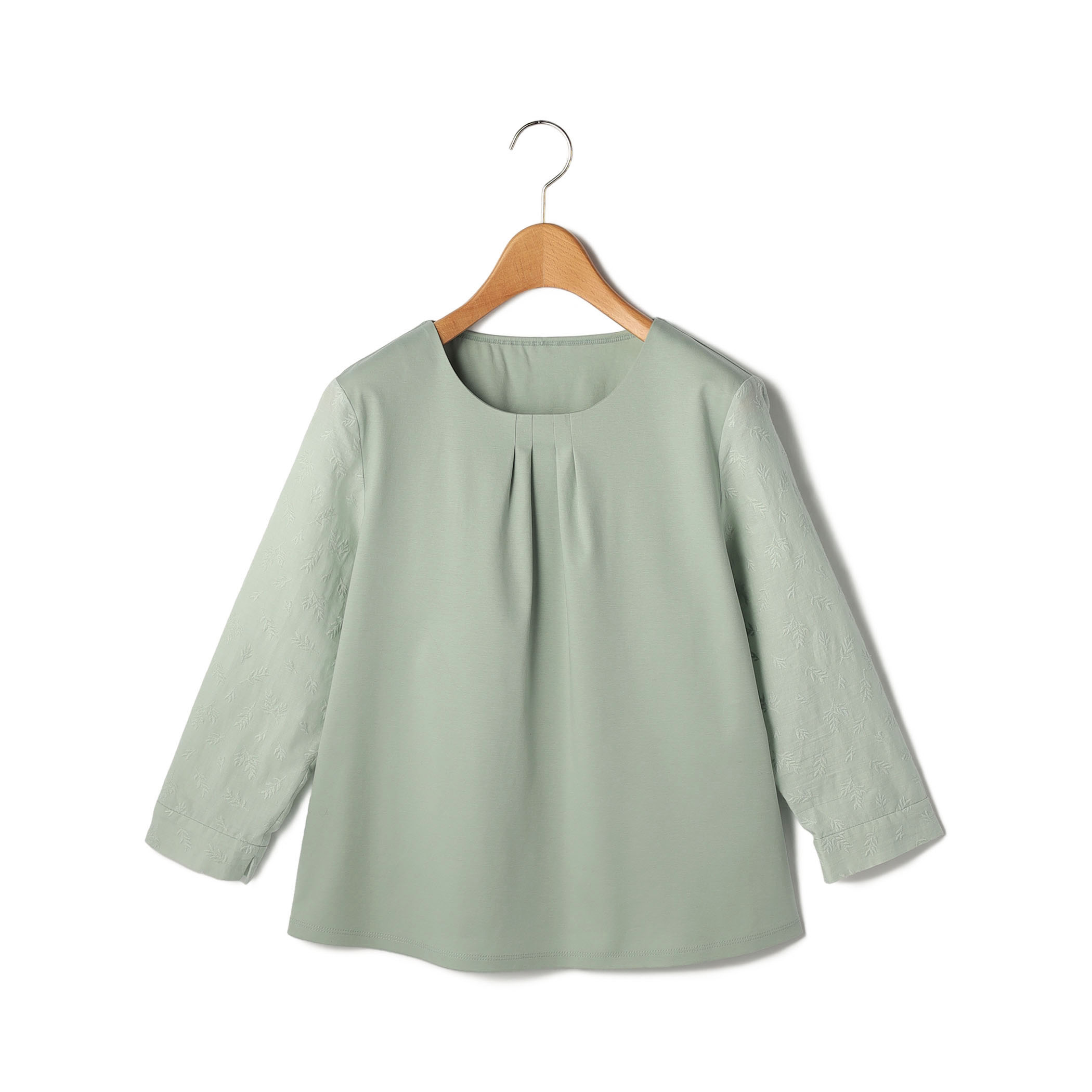 エンブロイダリーカットソー