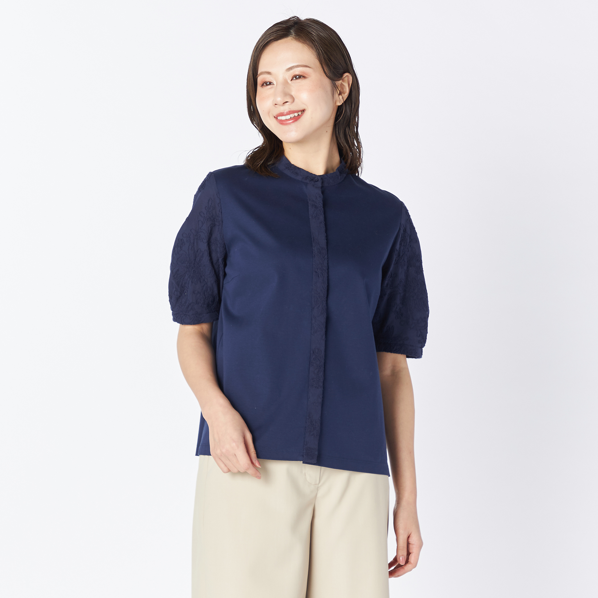 アブストラクトエンブロイダリーカットソー