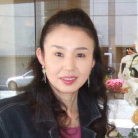 高野 由美の画像です