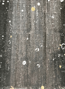 裏には戦没者の名前が記されている