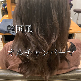 小顔ヘア ナチュラル 大人かわいい オルチャン Joemi By Un Ami ジョエミ バイ アンアミ ミディアムパーマ美容師 眞鳥康史 Hair