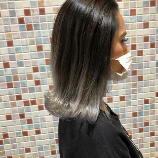 21年冬 ホワイトグラデーションのヘアスタイル 髪型 ヘアアレンジ一覧 Hair