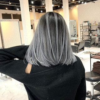 シルバーグレー ミディアム ナチュラル ホワイトシルバー After アンドウ ユウ バレイヤージュ ハイライト 6955 Hair