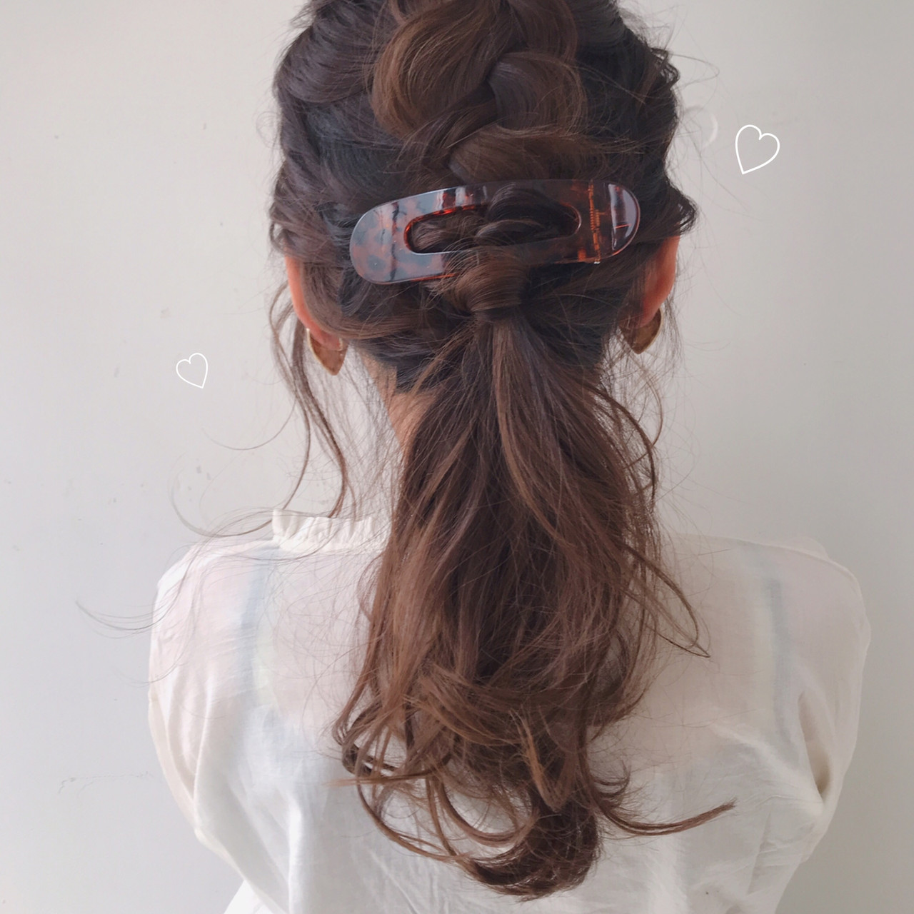 簡単ヘアアレンジ セミロング ガーリー グレージュ Avion Hair Salon 簡単ヘアアレンジ セミロング ガーリー グレージュ Avion Hair Salon
