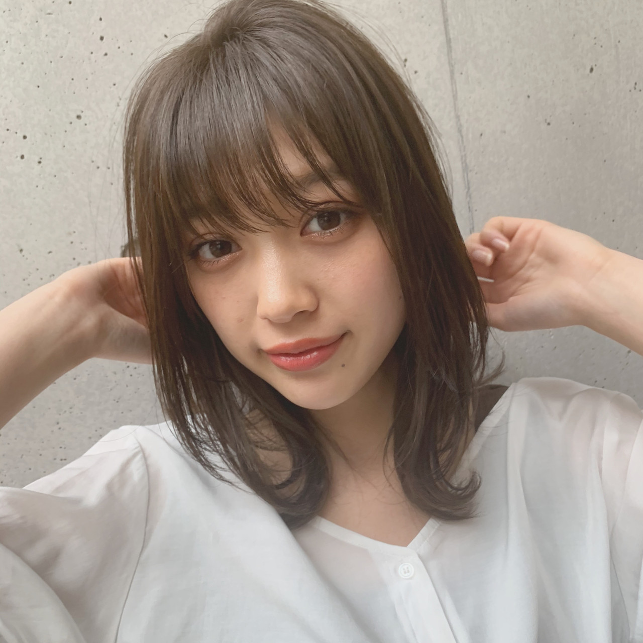 鎖骨ミディアム ミディアム ミディアムレイヤー ナチュラル Agnos