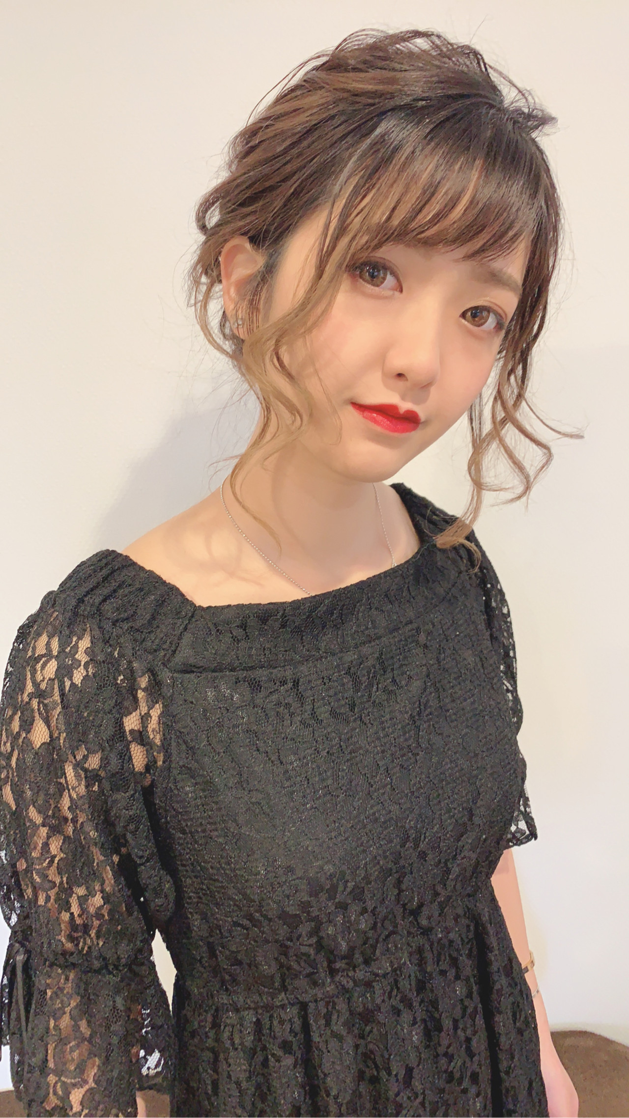 ボブ フェミニン ヘアアレンジ ミルクティーblitz R Evolut デザイン