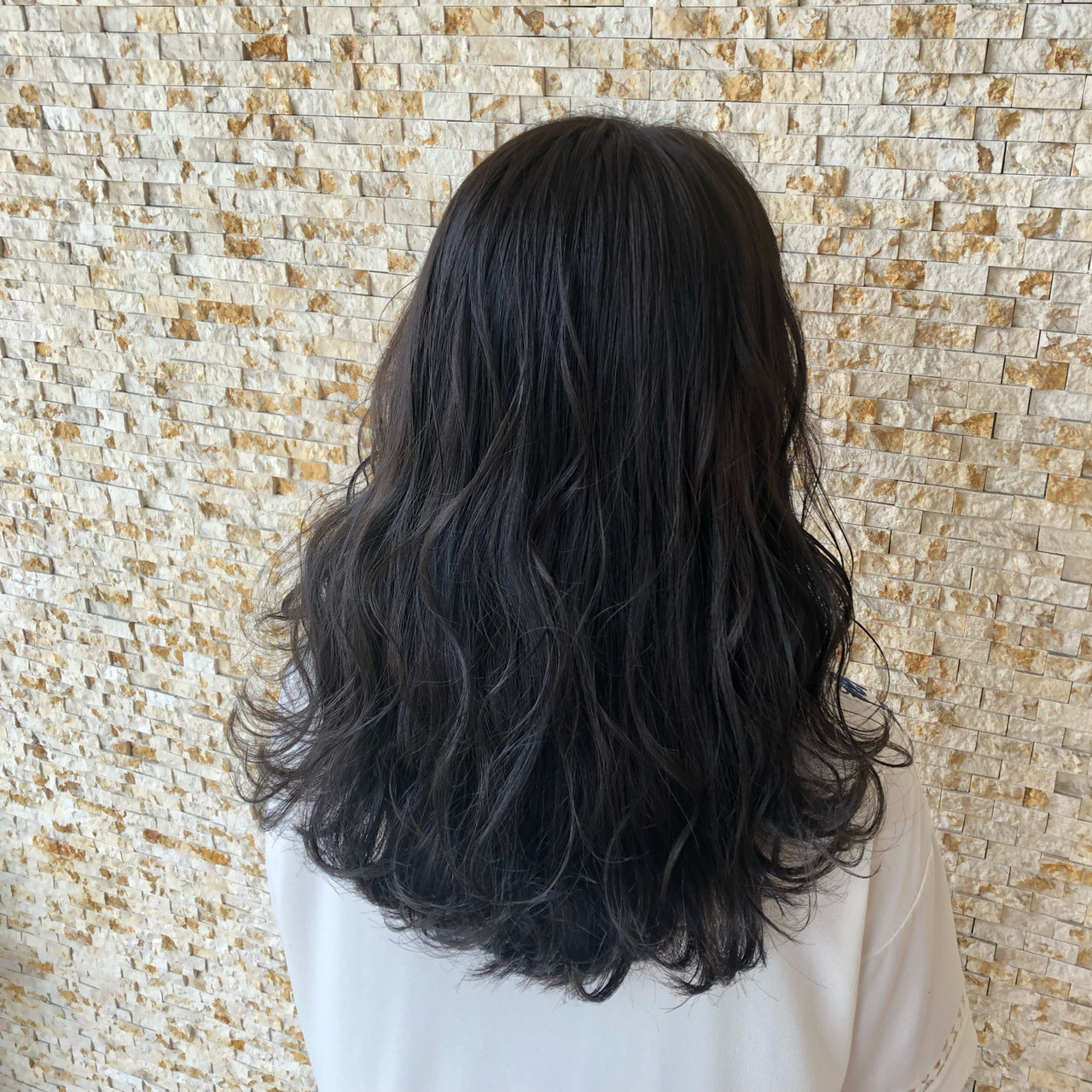 ロング ヘアカラー ナチュラル コテ巻き Guild Hair Spa 青栁 大輔