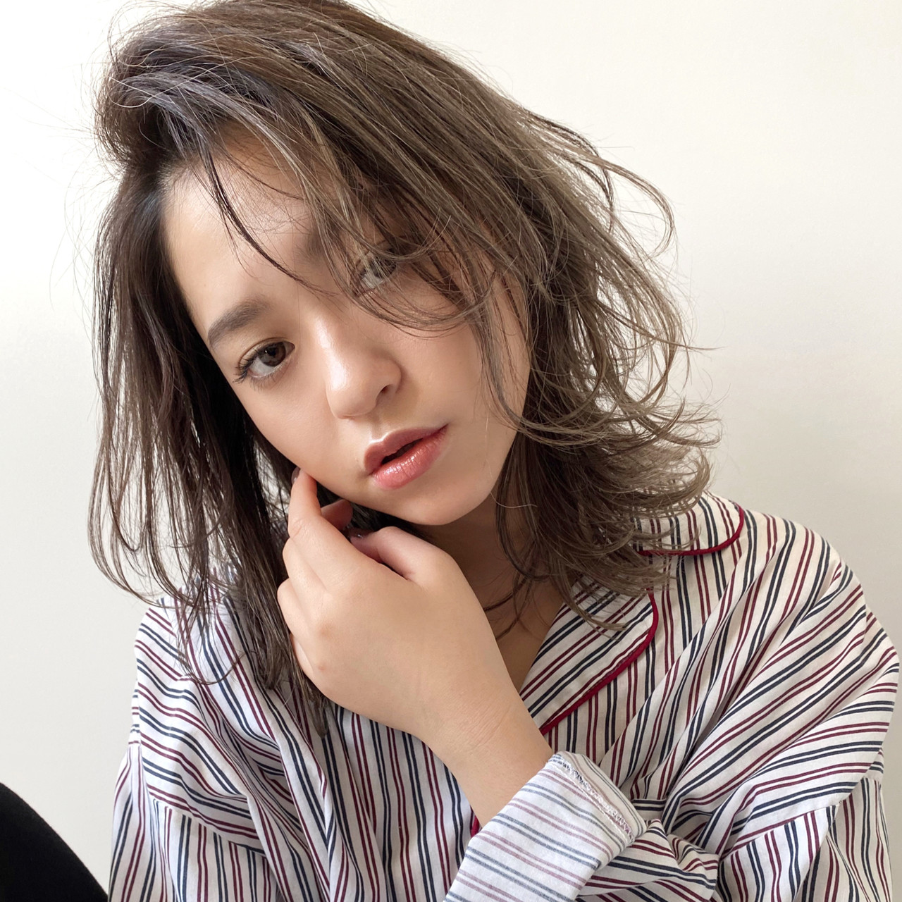 大人ヘアスタイル ウルフカット ミディアムレイヤー 切りっ