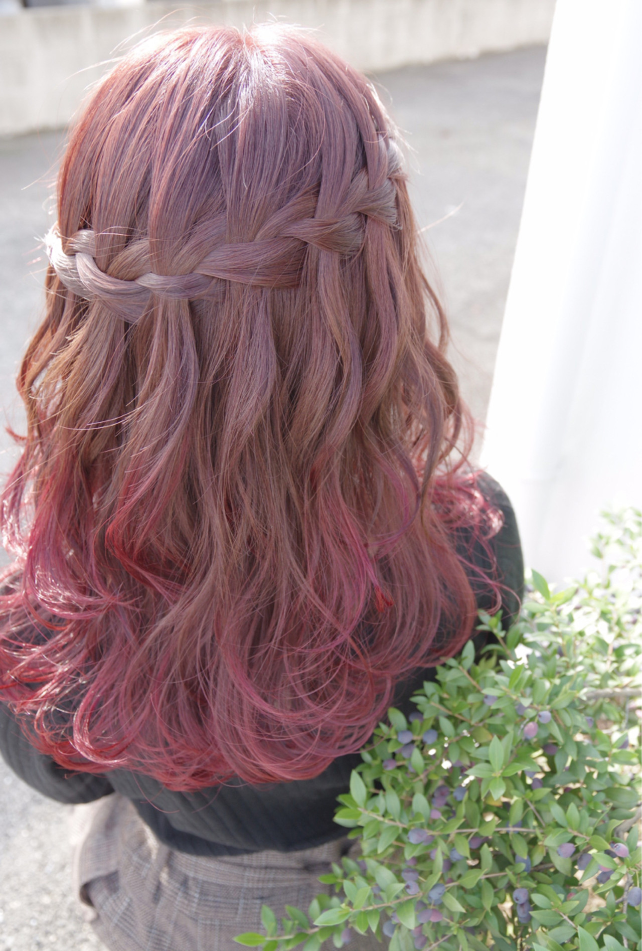 ウォーターフォール フェミニン セミロング ピンク Hair Nail Tlabes