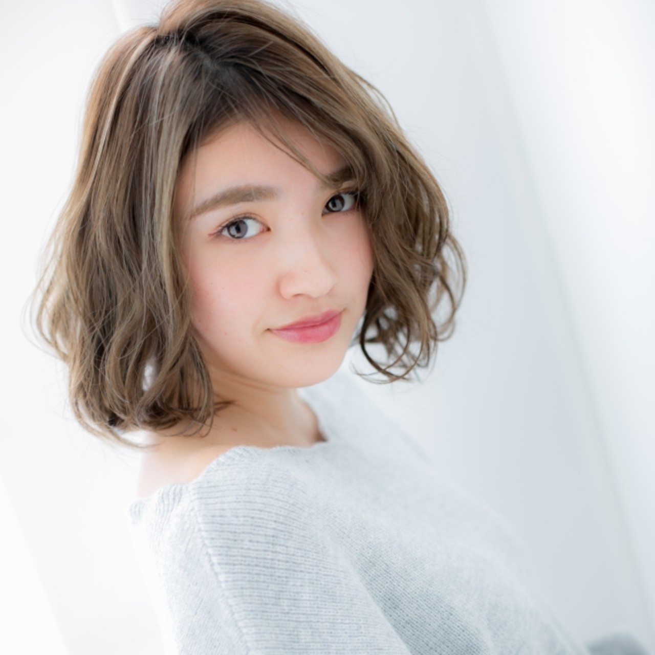 伸ばしかけ 大人女子 こなれ感 小顔romaローマ Lorenローレン