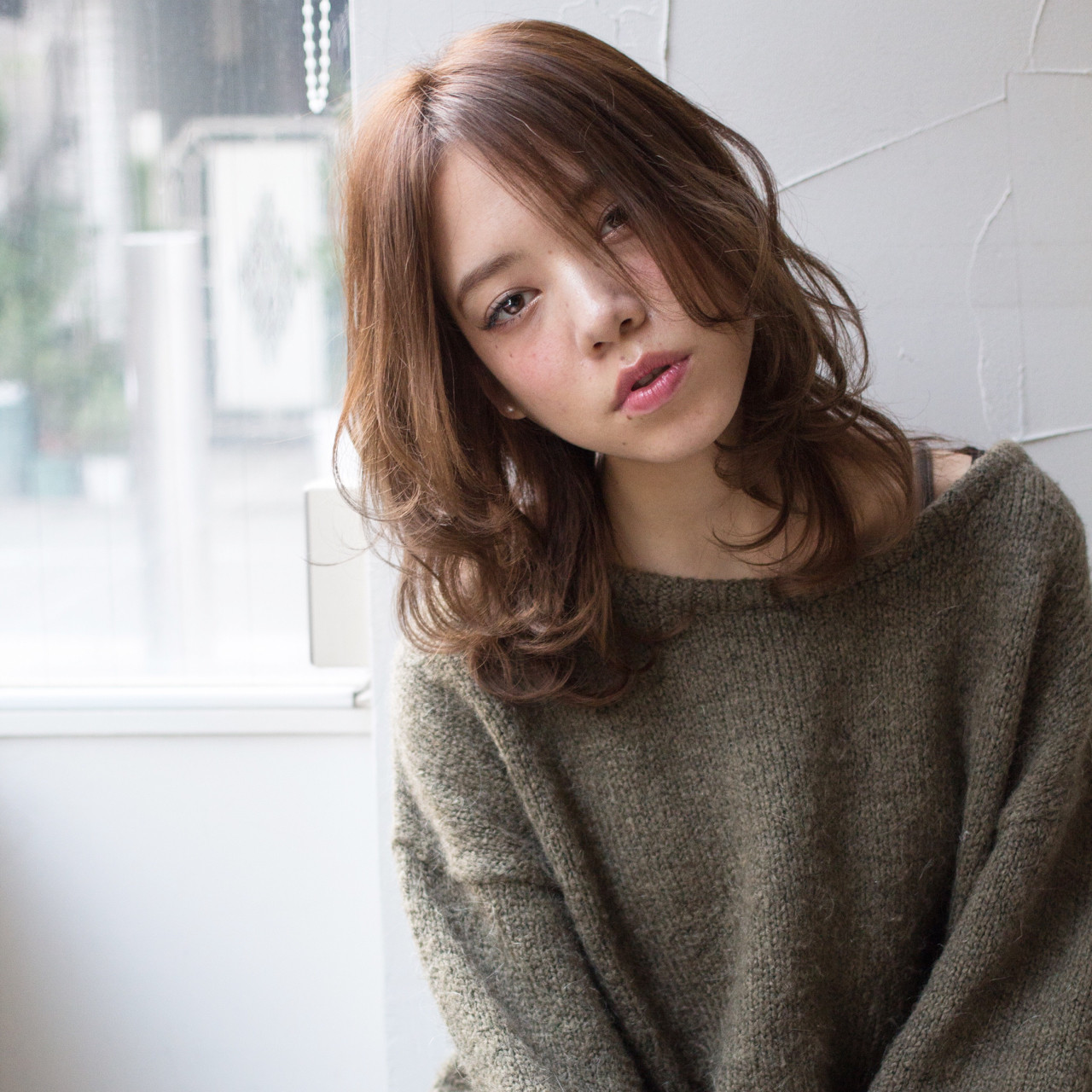 外国人風 フェミニン ミディアム センター分け Hair Make Ash 祐天寺 外国人風 フェミニン ミディアム センター分け Hair Make Ash 祐天寺