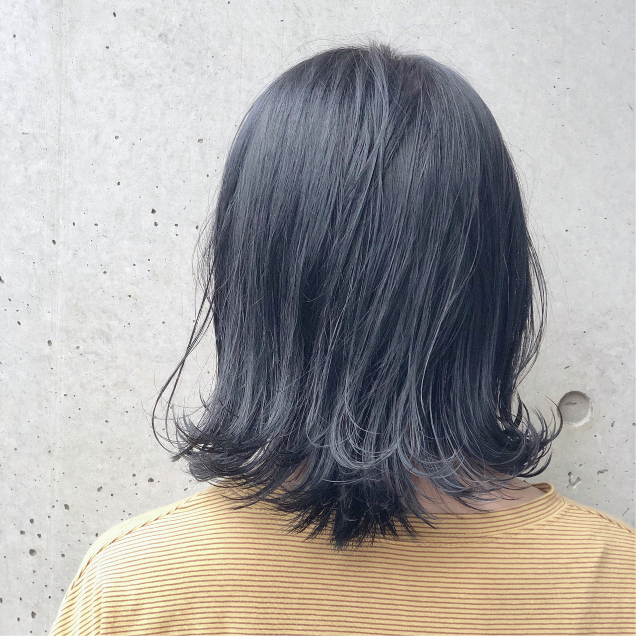 ナチュラル 透明感 アッシュグレー ミディアム Gigi 田中けんた ナチュラル 透明感 アッシュグレー ミディアム Gigi 田中けんた