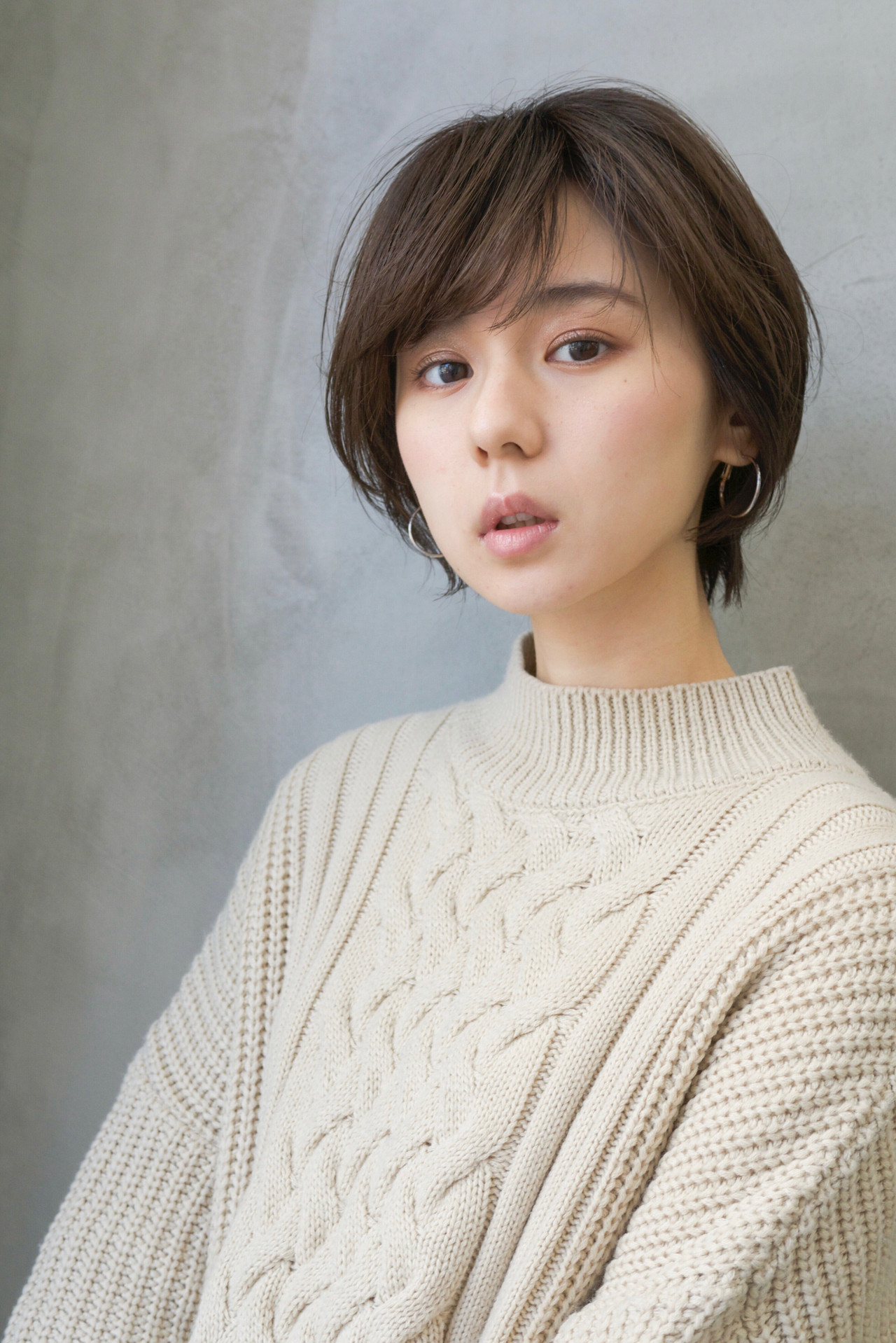 ナチュラル 黒髪ショート 無造作ヘア アンニュイほつれヘア Sun 細川 ナチュラル 黒髪ショート 無造作ヘア アンニュイほつれヘア Sun 細川