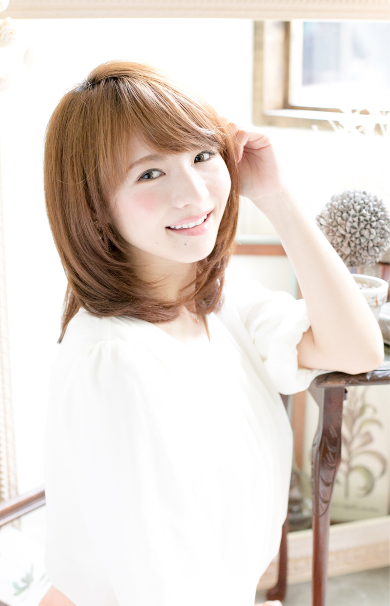 50 レイヤー カット ミディアム ストレート 最高のヘアスタイルのアイデア