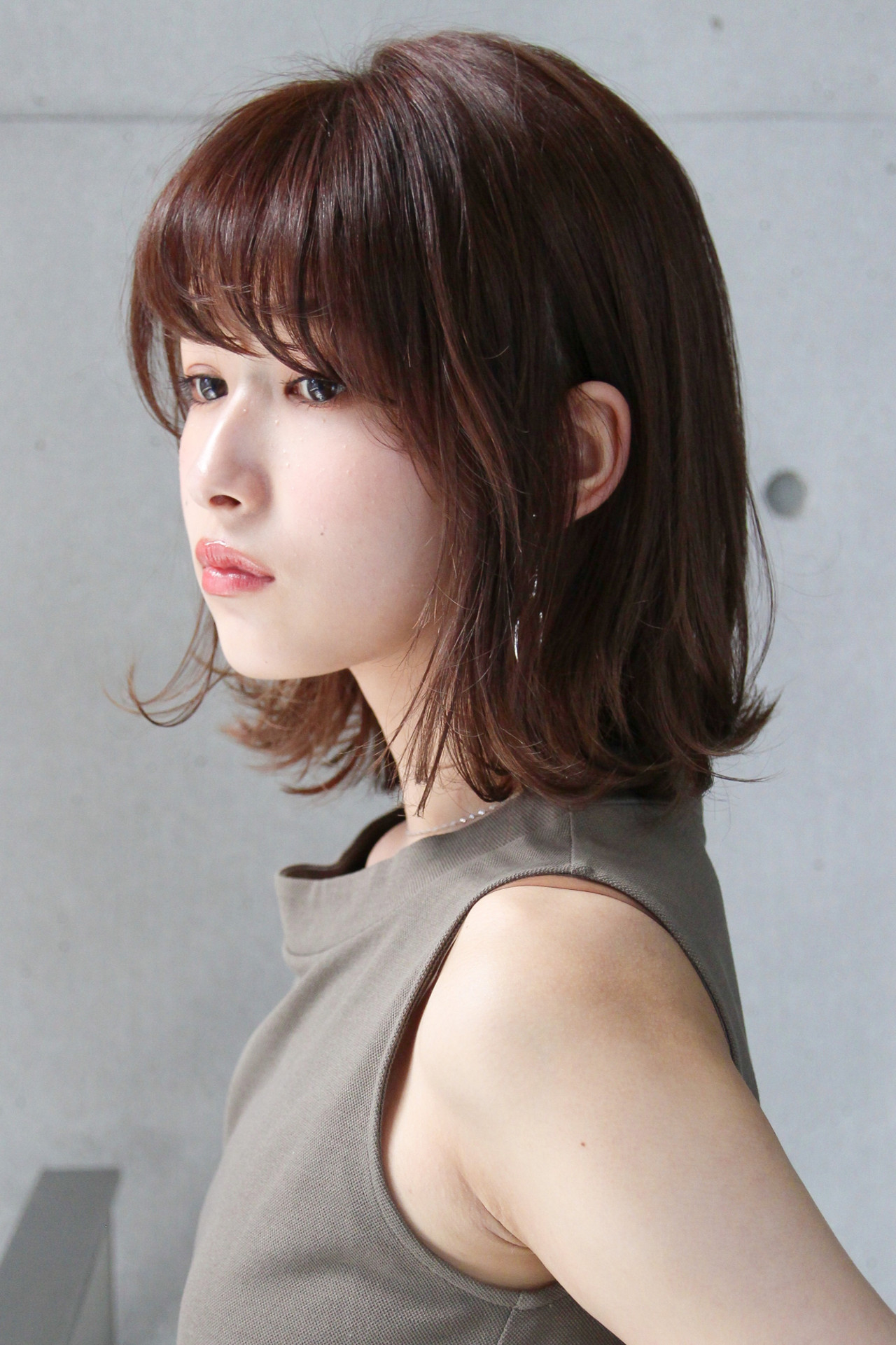 セミロング パーマ フェミニン 大人可愛い Agnos 青山 前髪 後れ毛